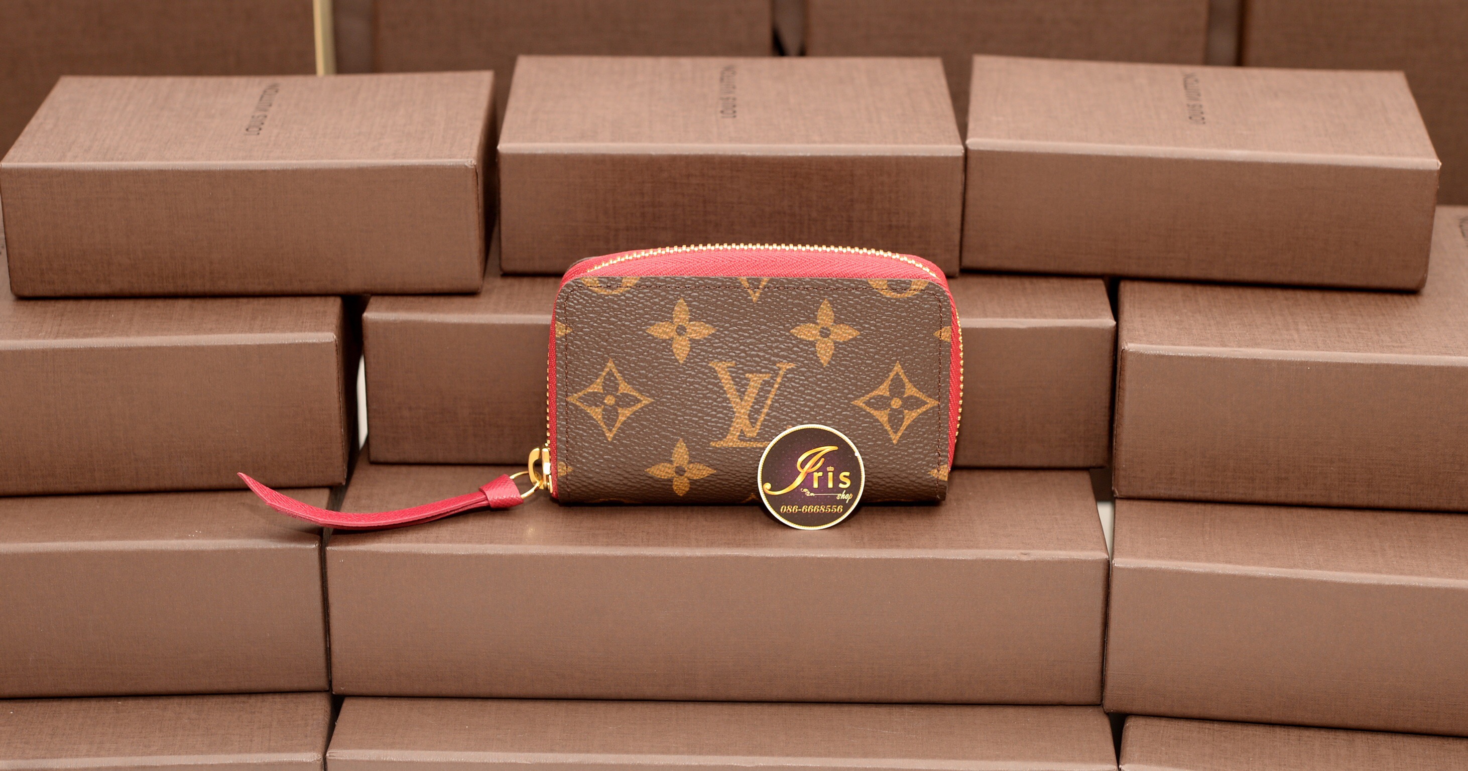 กระเป๋าเงิน LV Zippy Coin Monogram (สีชมพูเข้ม) พร้อมส่งค่ะ!! - Iris Shop