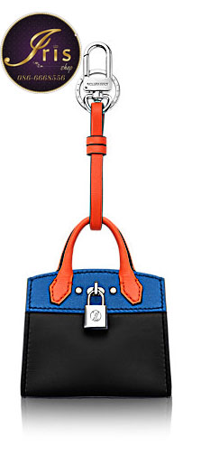 louis-vuitton-city-steamer-bag-charm-key-holder-fancy-accessories--MP0658_PM2_Front view