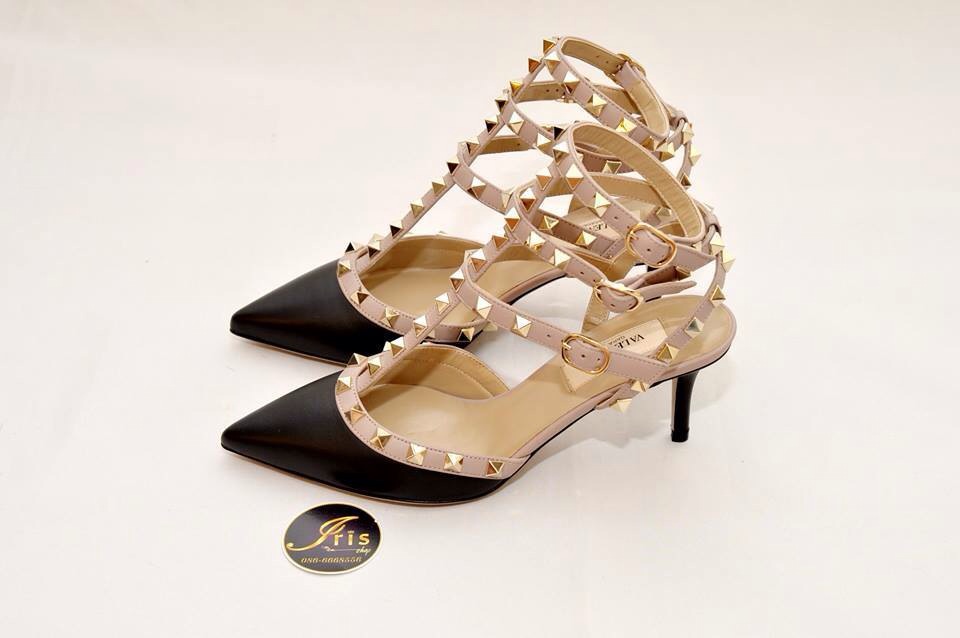 รองเท้า Valentino Kitten heels 2.5″ Black Matte ของใหม่พร้อมค่ะ ...