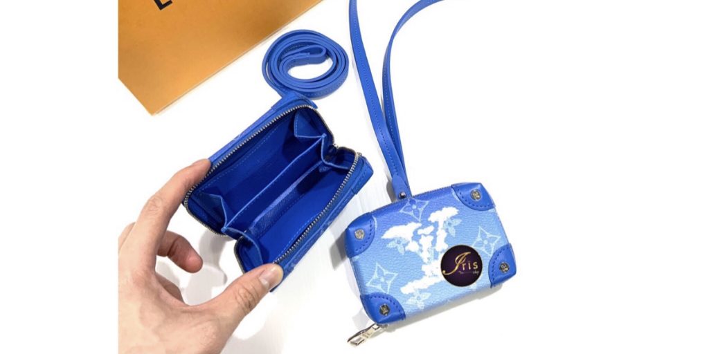Lv soft trunk necklace wallet ของใหม่ พร้อมส่ง‼️ – Iris Shop