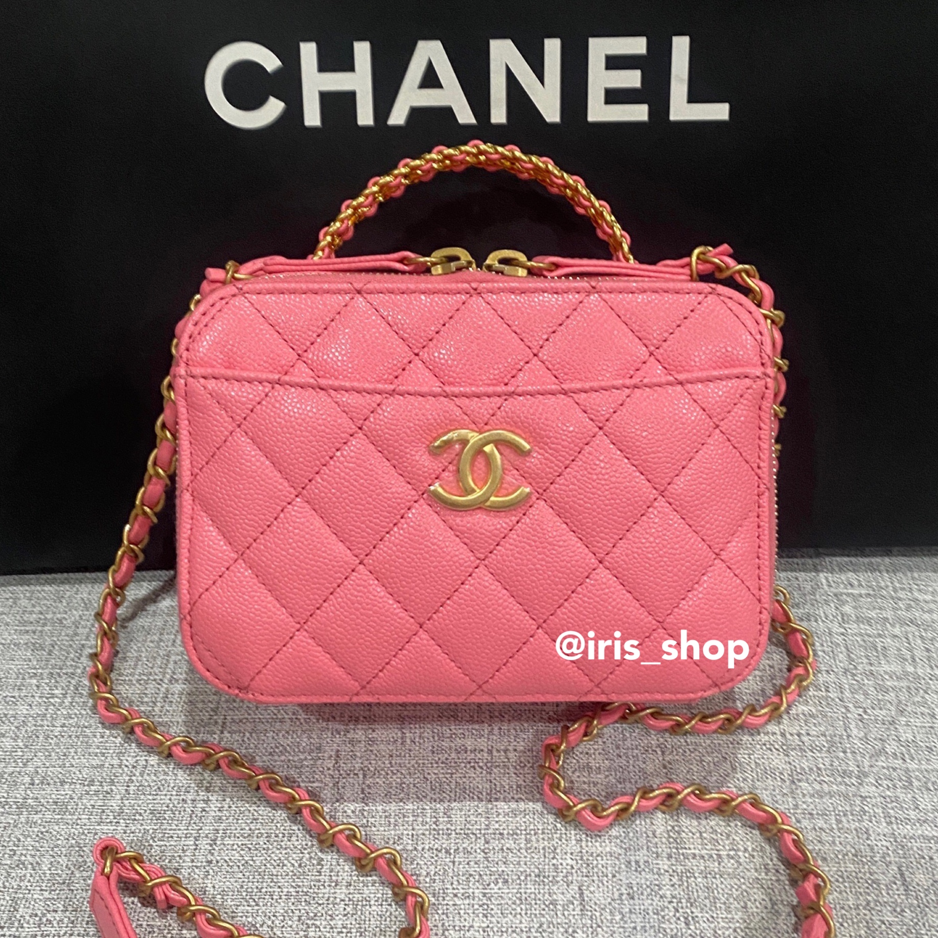 กระเป๋า Chanel small vanity case shiny coral pink caviar Ghw ของ